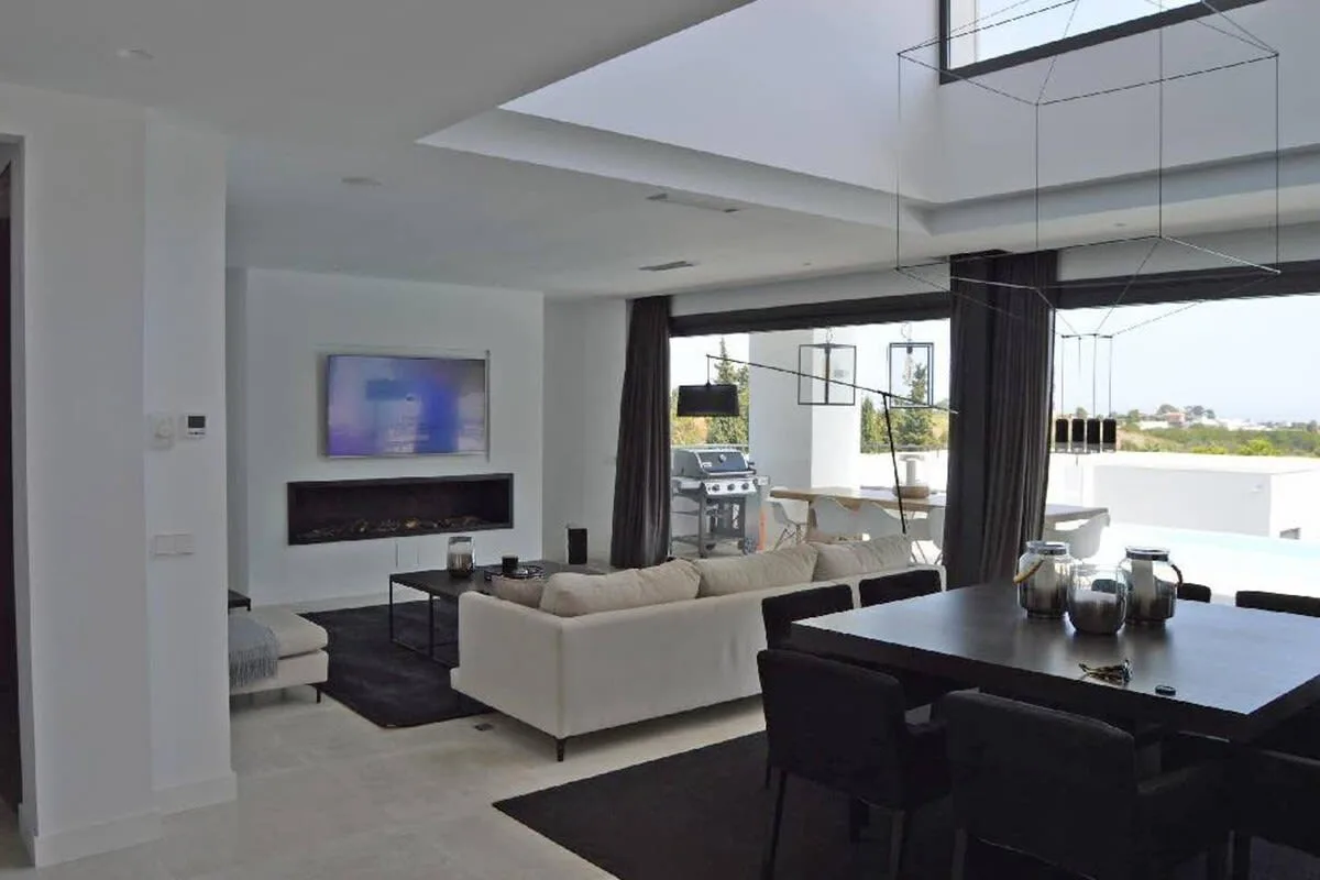 Featured Villa in Spain with Modern Architecture photo 2