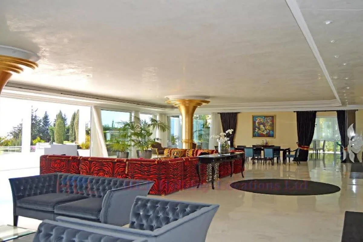 Exceptionally Finest Villa in Sierra Blanca photo 3
