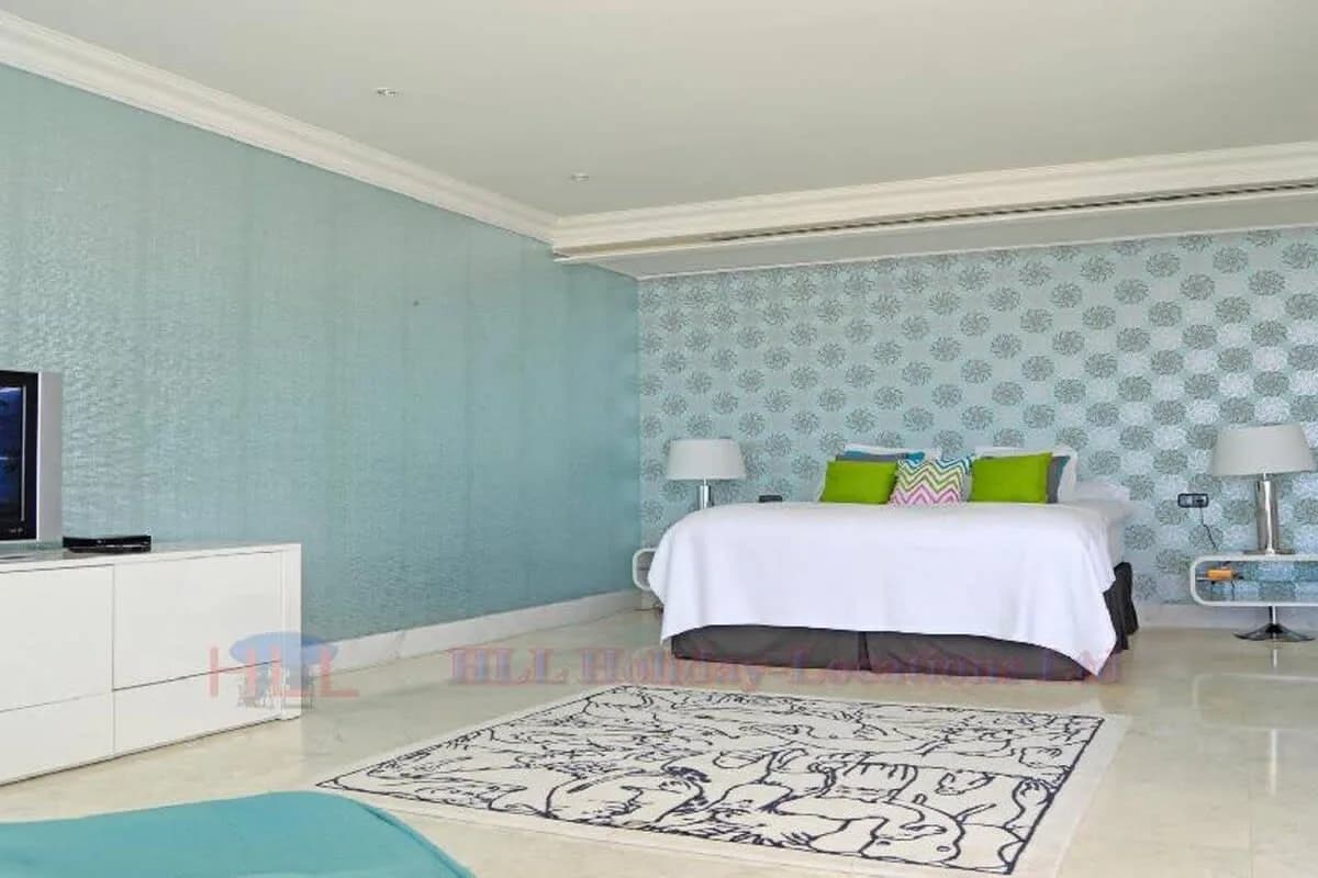 Exceptionally Finest Villa in Sierra Blanca photo 5