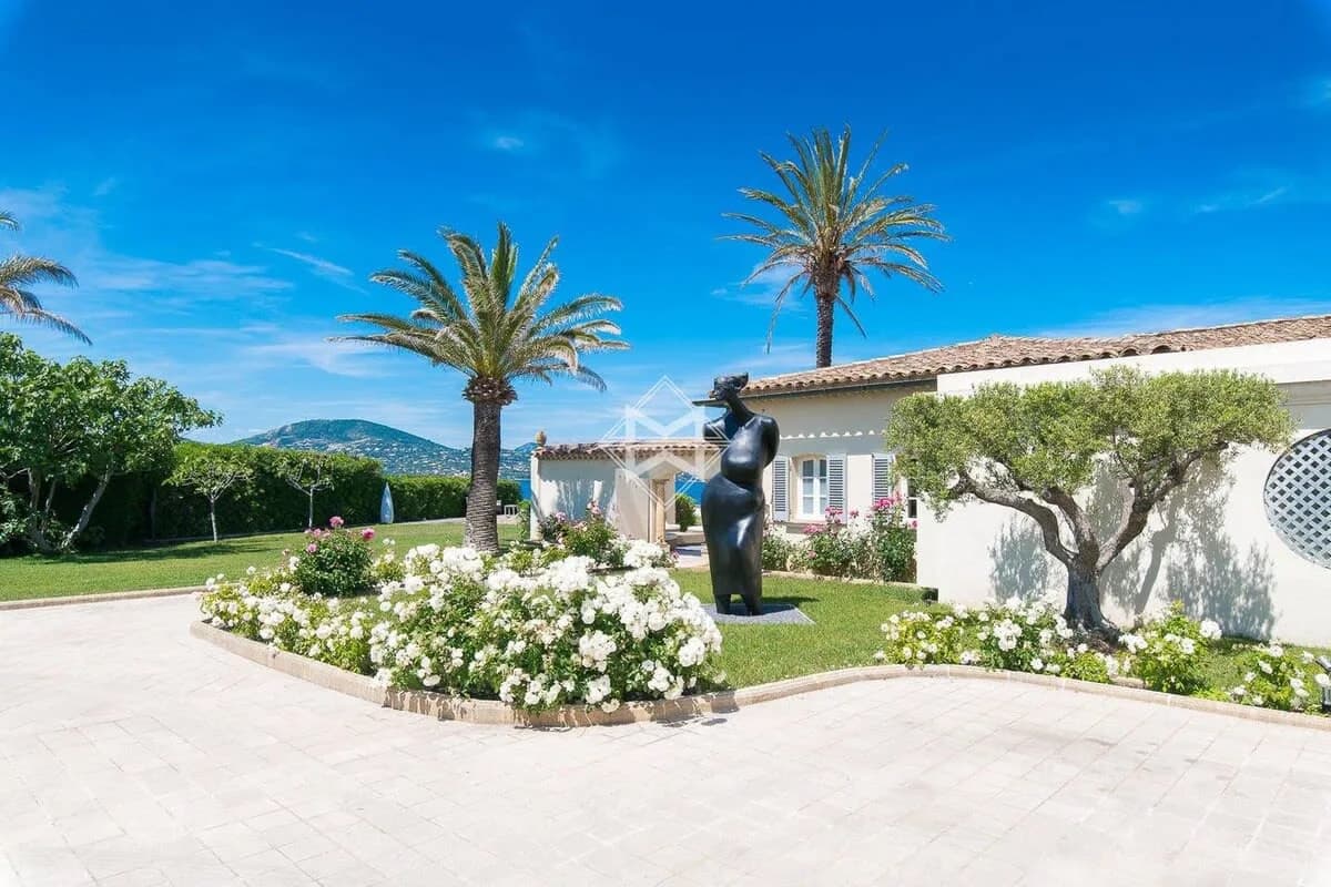 A Fantastic Villa with Huge Pool photo 5