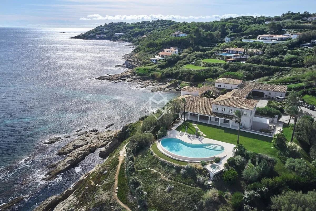 Spectacular Villa in a Perfect Spot photo 3