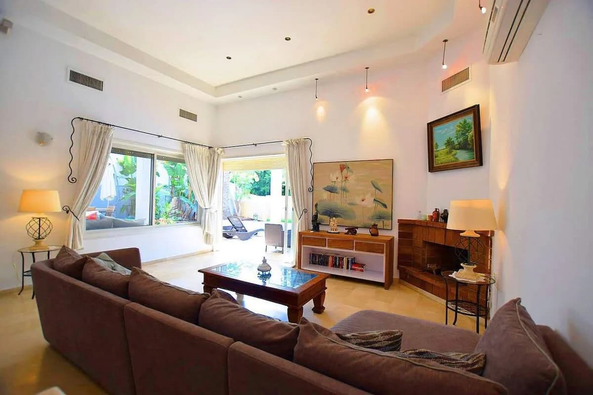 Nice Family Villa 5 Minutes Away from the Beach photo 3