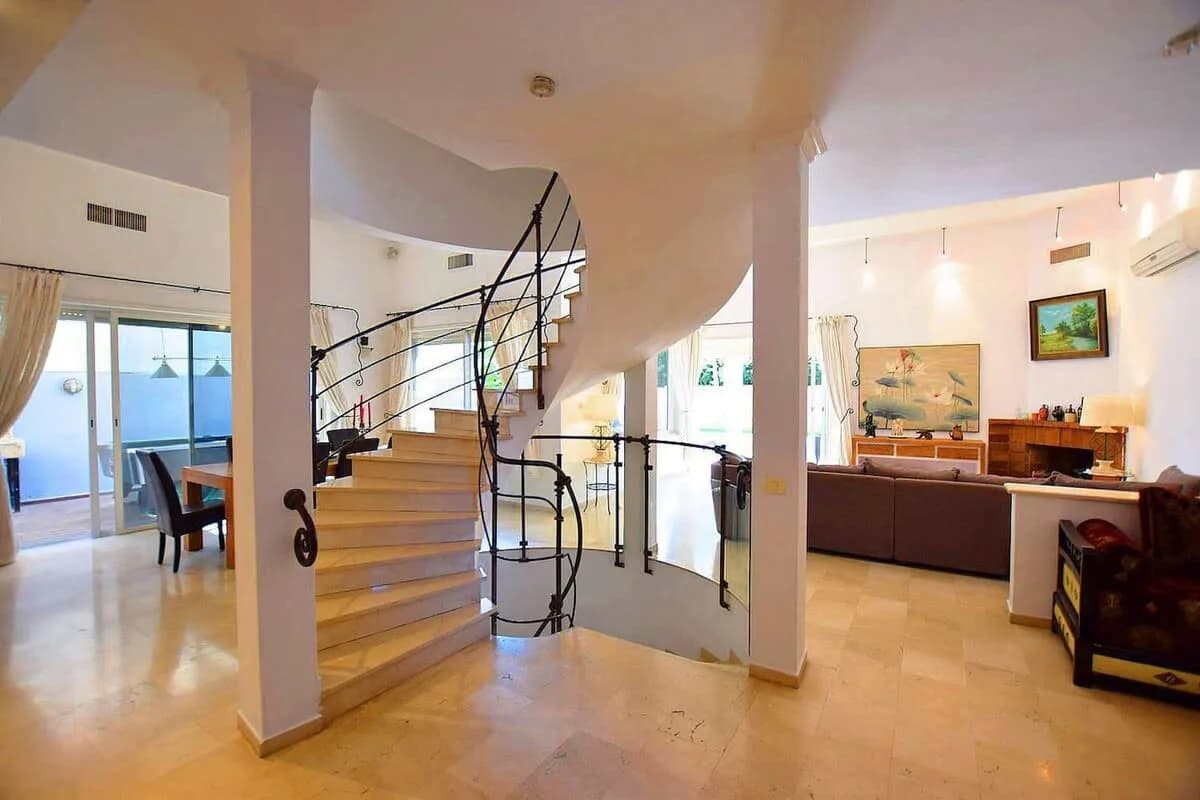 Nice Family Villa 5 Minutes Away from the Beach photo 5