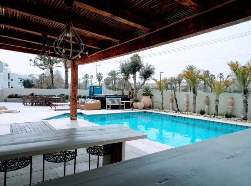 Beautiful Modern Villa with Swimming Pool