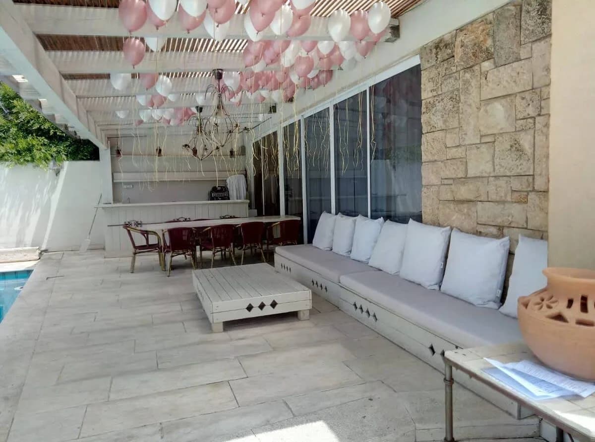 Beautiful Modern Villa with Swimming Pool photo 3