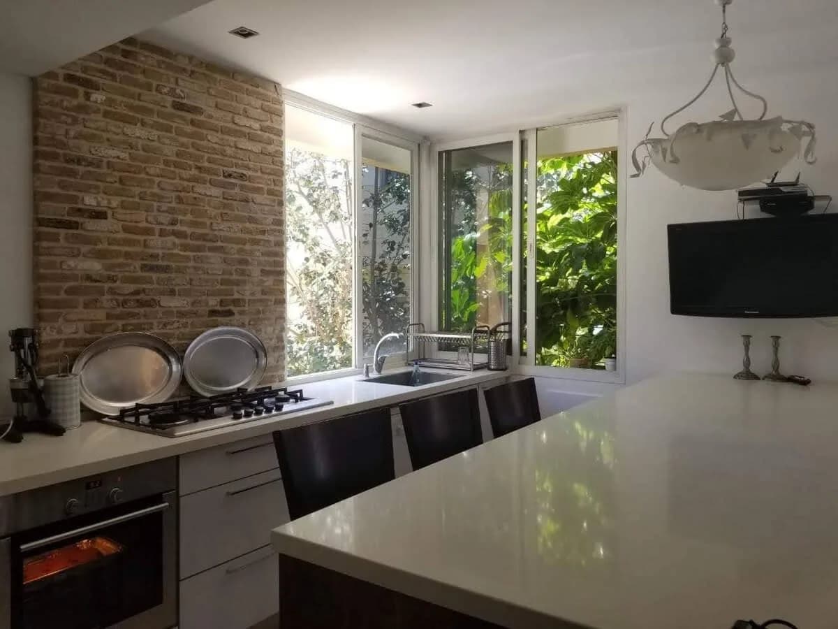 Beautiful Modern Villa with Swimming Pool photo 4