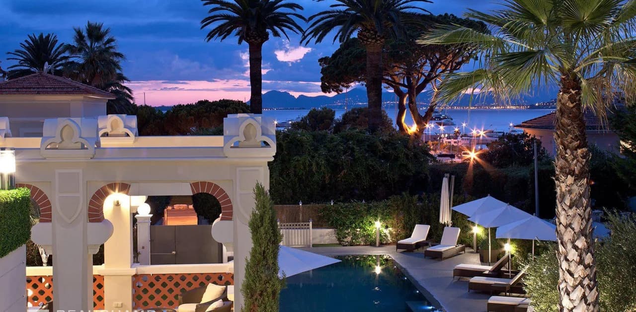 Superb Villa in the West Side of Cap d'Antibes photo 3