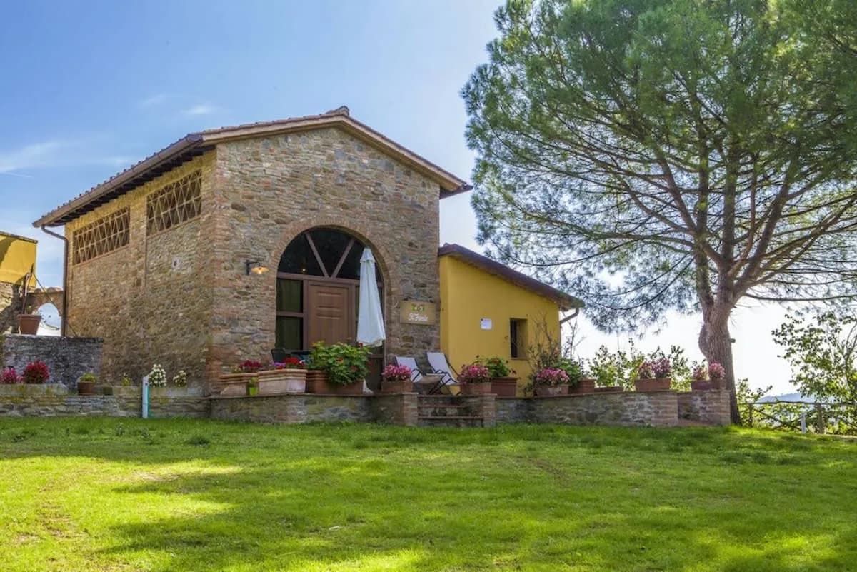 Serene Villa Surrounded by Fruit Trees and Forest photo 2