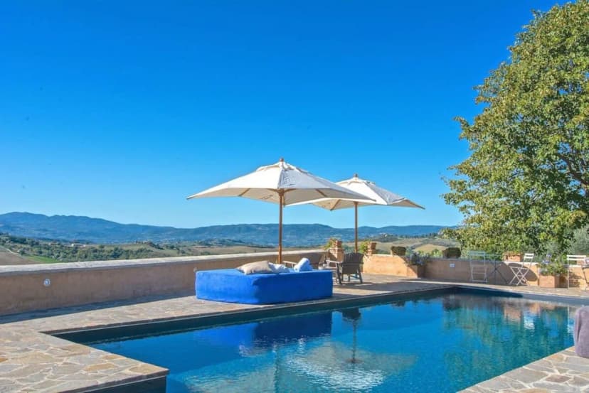Adorable Posh Villa Overlooking Umbrian Hills