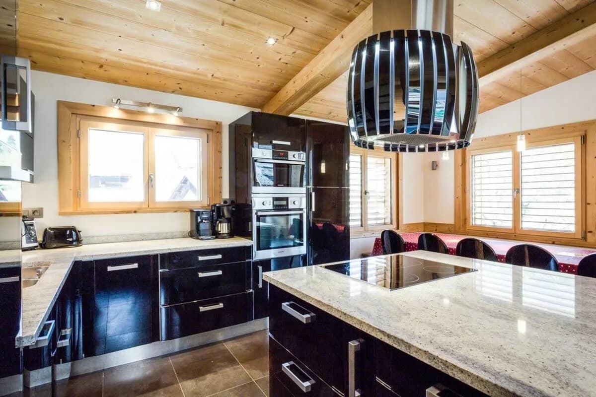Classic and Elegant Spacious Chalet photo 5