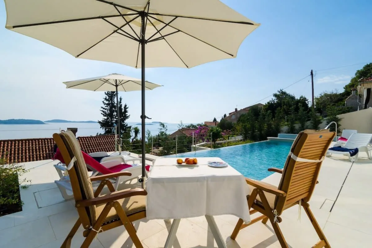 Vast Sterling Villa near Orphee Beach photo 5