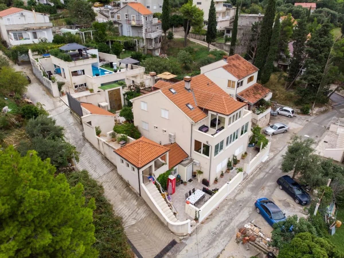 Shining Light Villa with Spa Centre