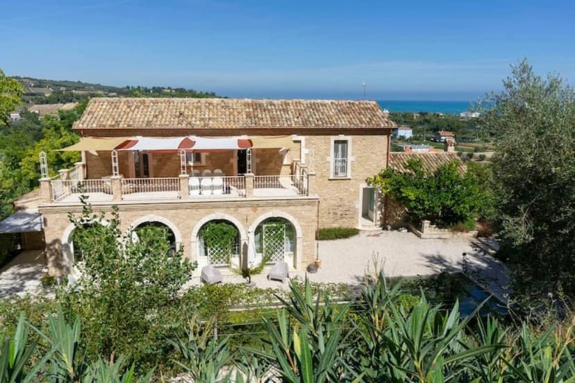 Unique Dwelling Villa - Mighty and Elegant
