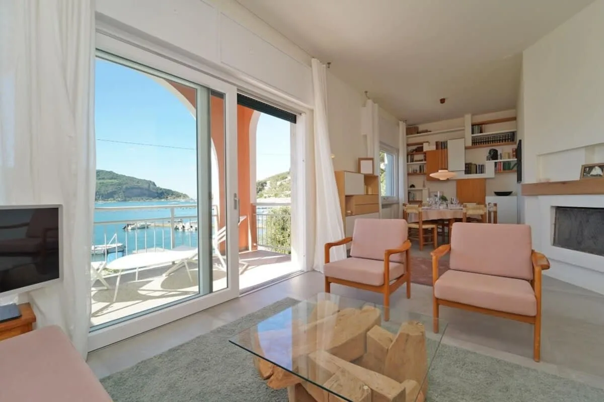Earth's Beautiful Villa near the Shore and Centre photo 3