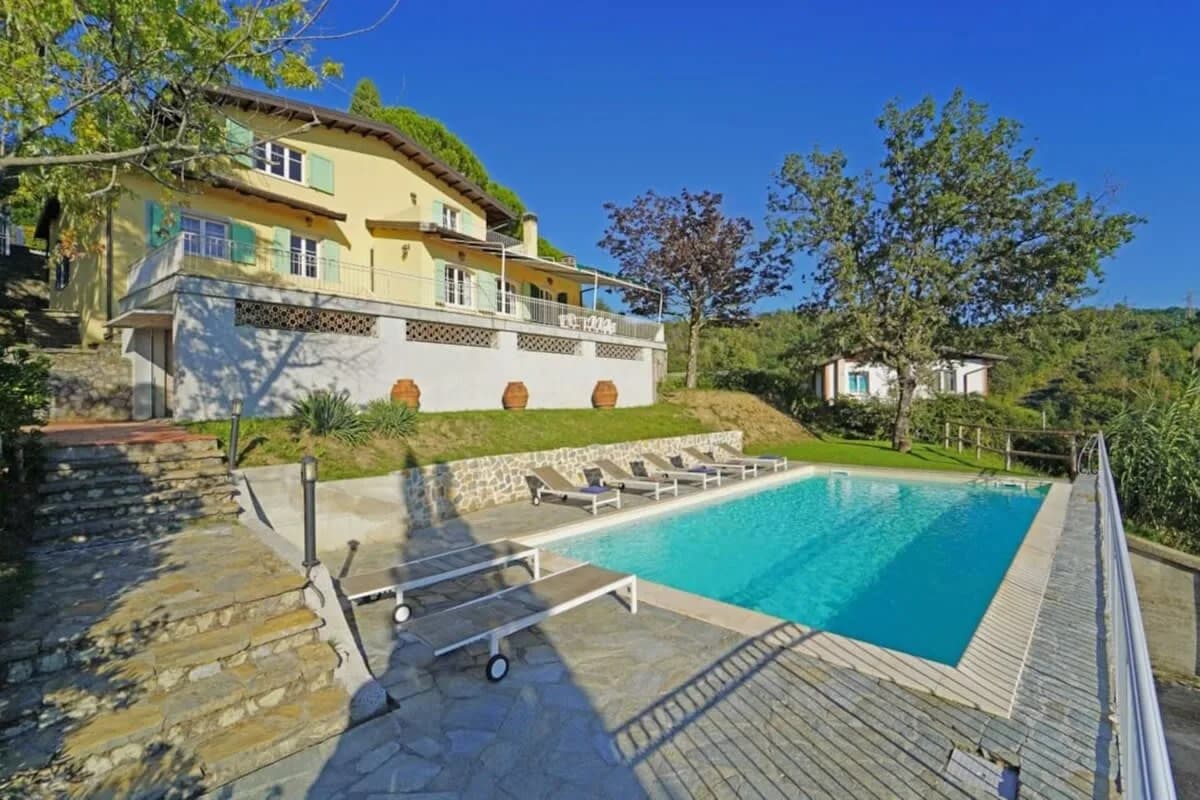 Sunny Hill Villa surrounded by Mediterranean Trees photo 2