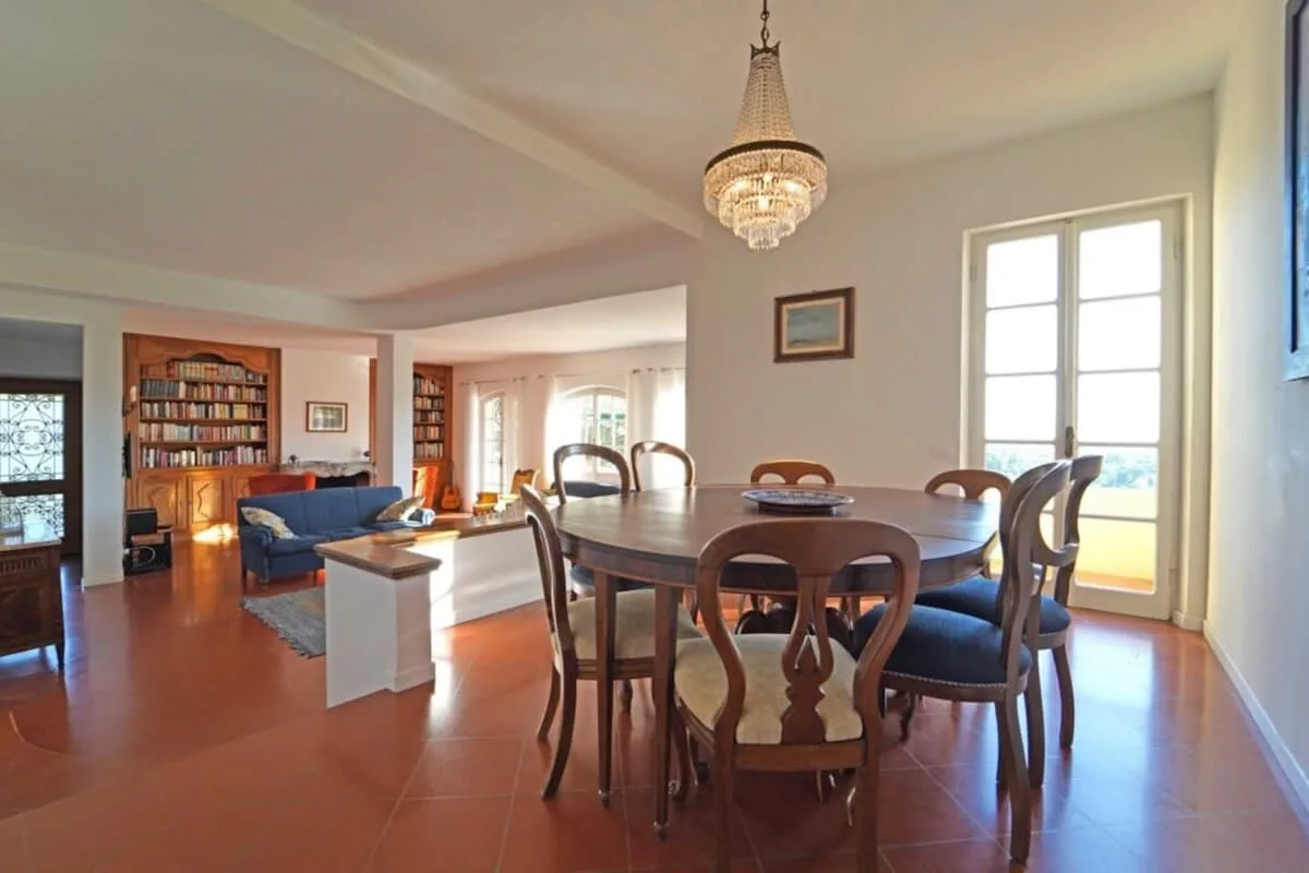 Sunny Hill Villa surrounded by Mediterranean Trees photo 3