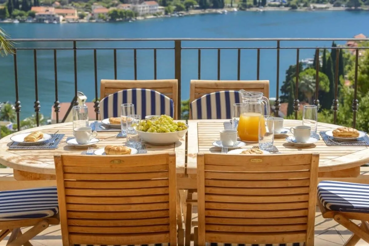 Quiet Family Villa with a View of the Bay of Zaton photo 5