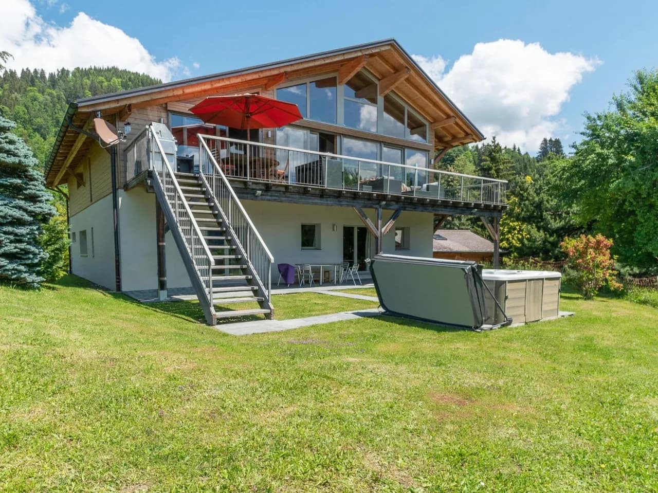 Luxury Ski Chalet with Gym and Jacuzzi photo 3