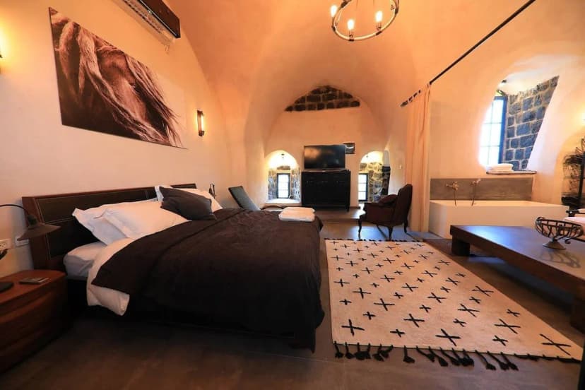 Catered Suite in Ancient Citadel & Kinneret Views