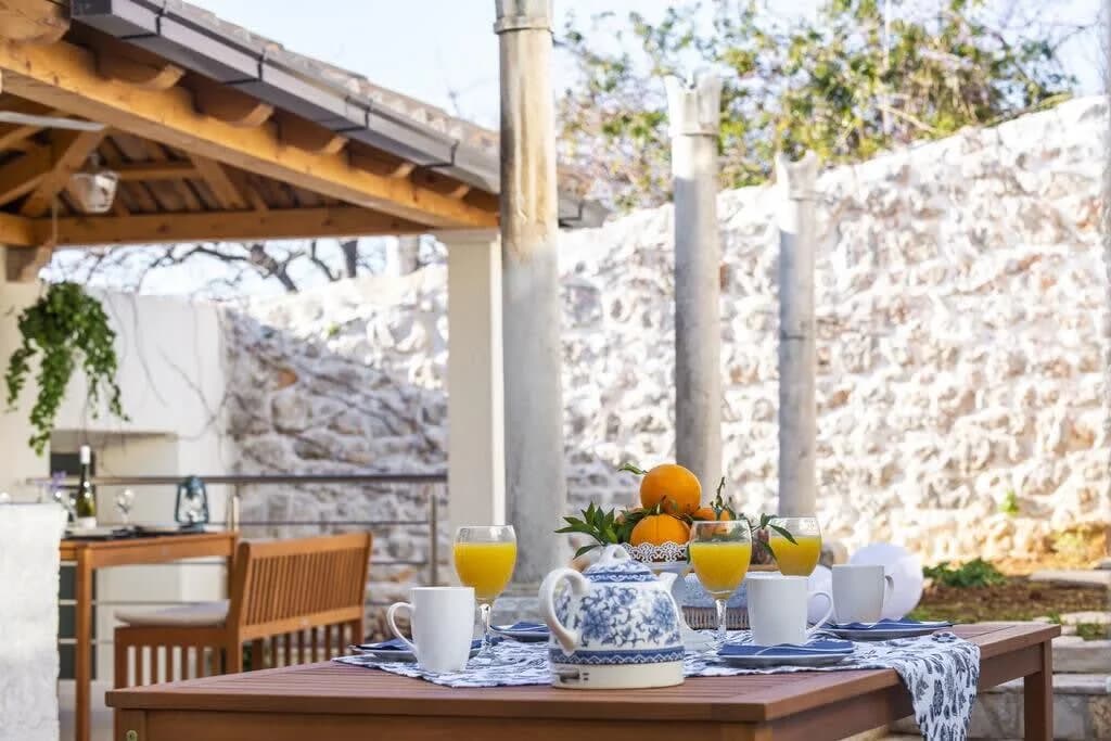 Posh Hills Villa with Open Terrace and Sea Views photo 4