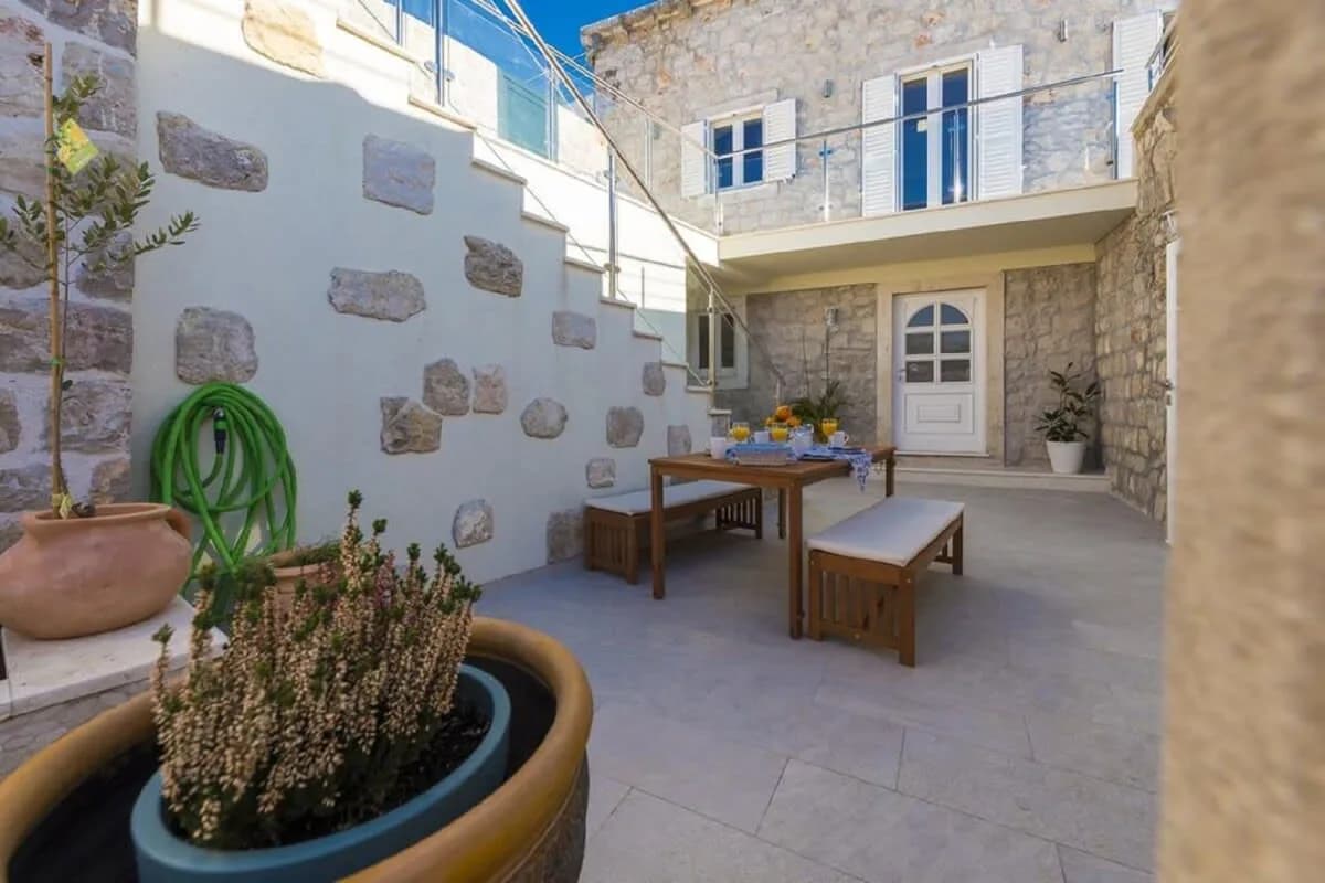 Posh Hills Villa with Open Terrace and Sea Views photo 5