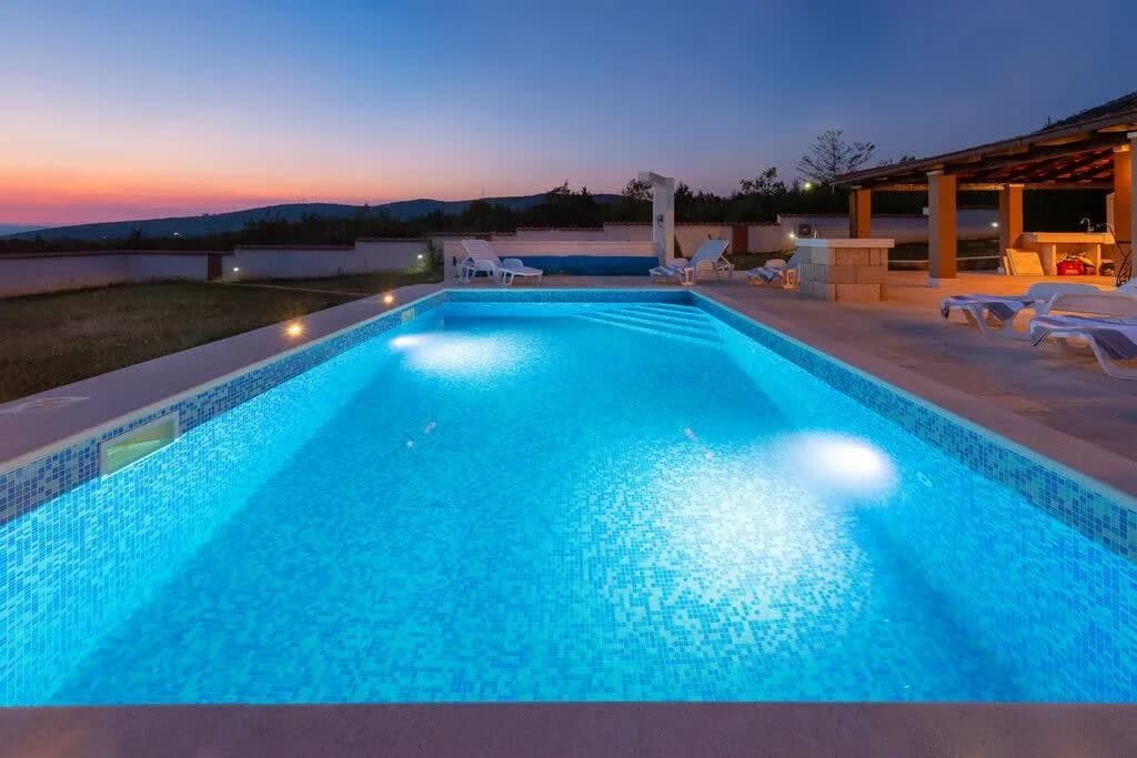 Beautiful Villa in Vucevica with Pool and Garden photo 3