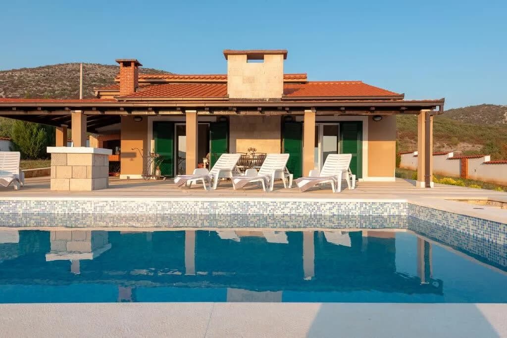 Beautiful Villa in Vucevica with Pool and Garden photo 4