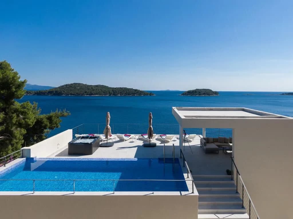 Prizba's Best Villa near Ratak Beach photo 2