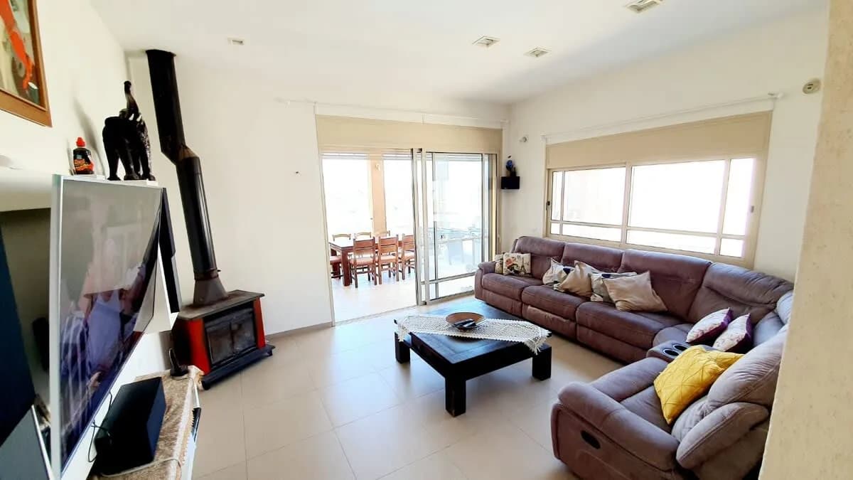 Villa Galilee with Jacuzzi, Gym and Open Views photo 4