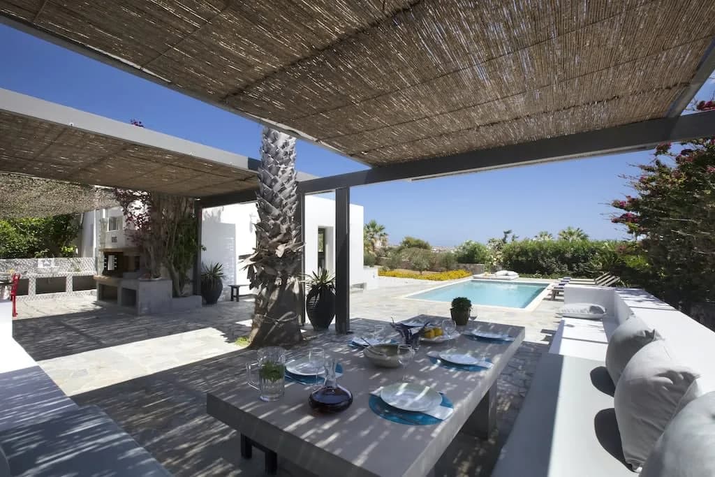 Bright Elegant Villa near Pristine Beaches photo 3