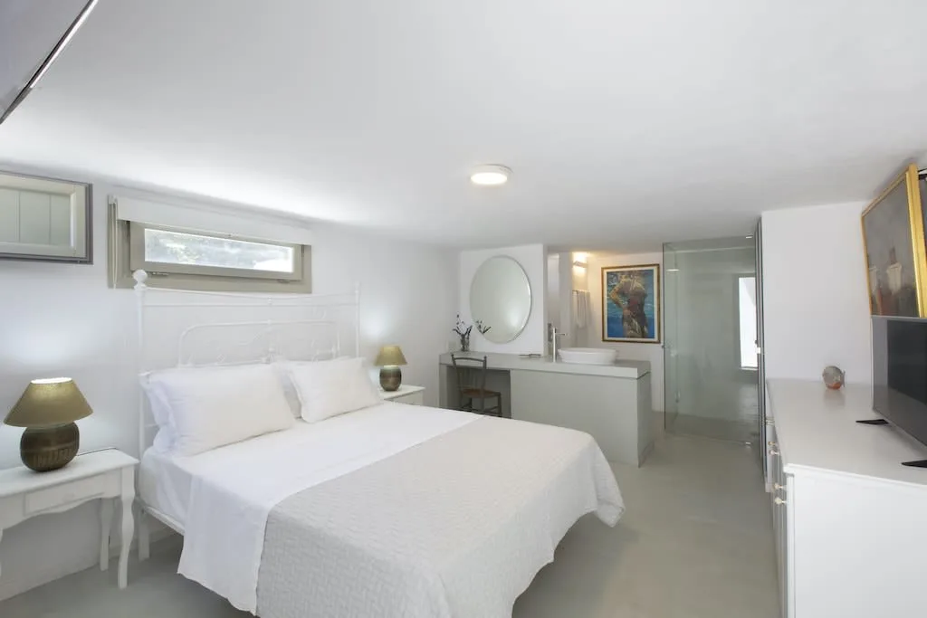 Bright Elegant Villa near Pristine Beaches photo 5