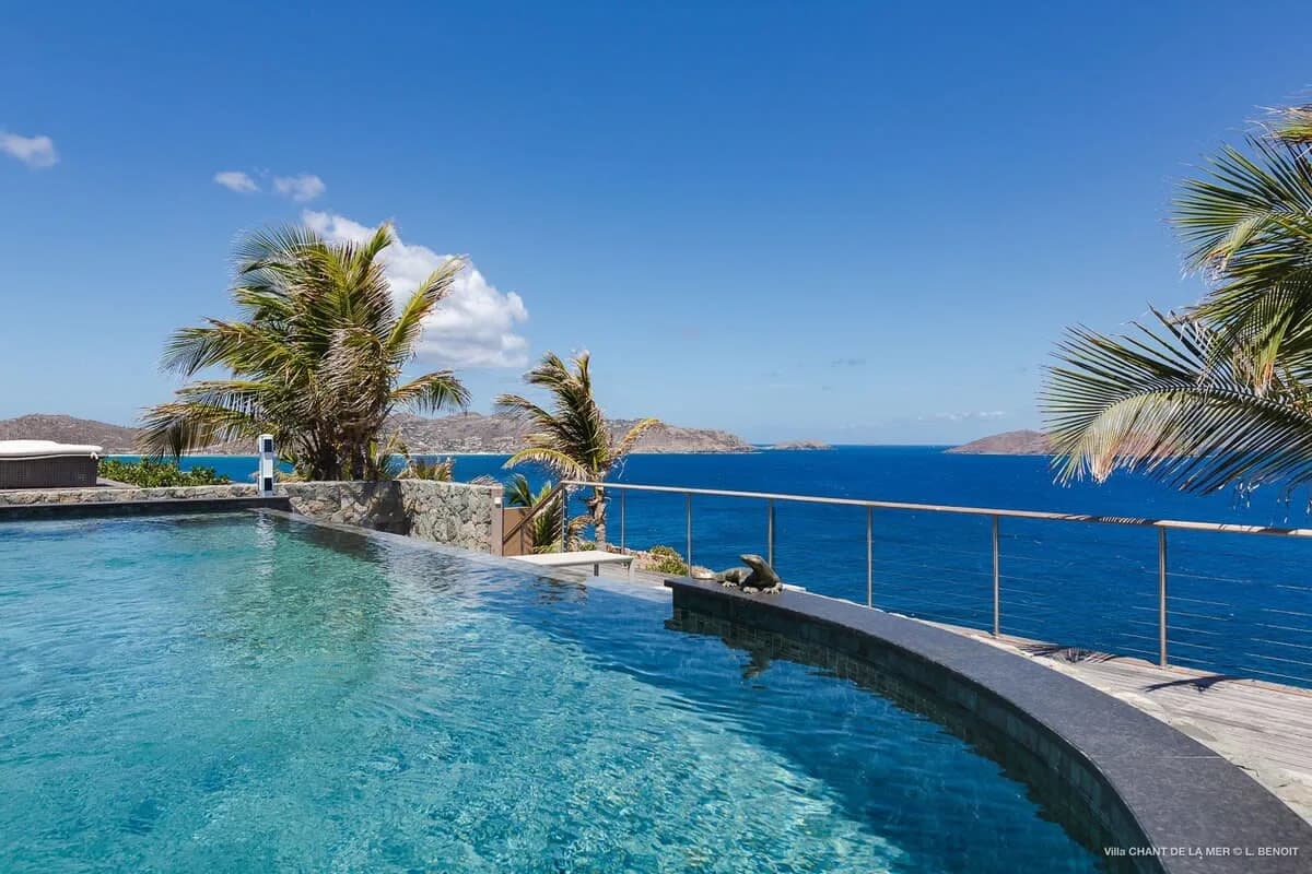 Superb Villa with Infinity Pool and Amazing Sea photo 2