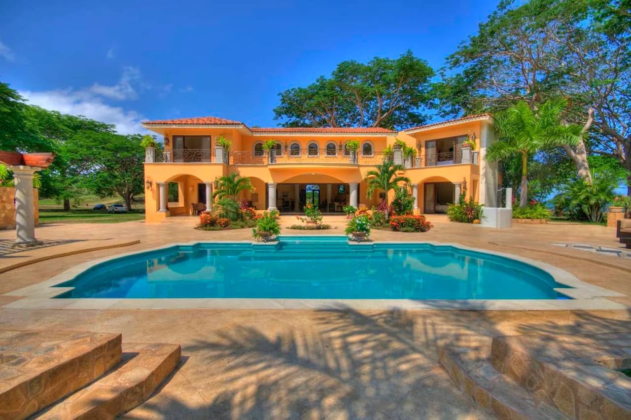 Mexican Sunshine Villa right next to Sandy Beach