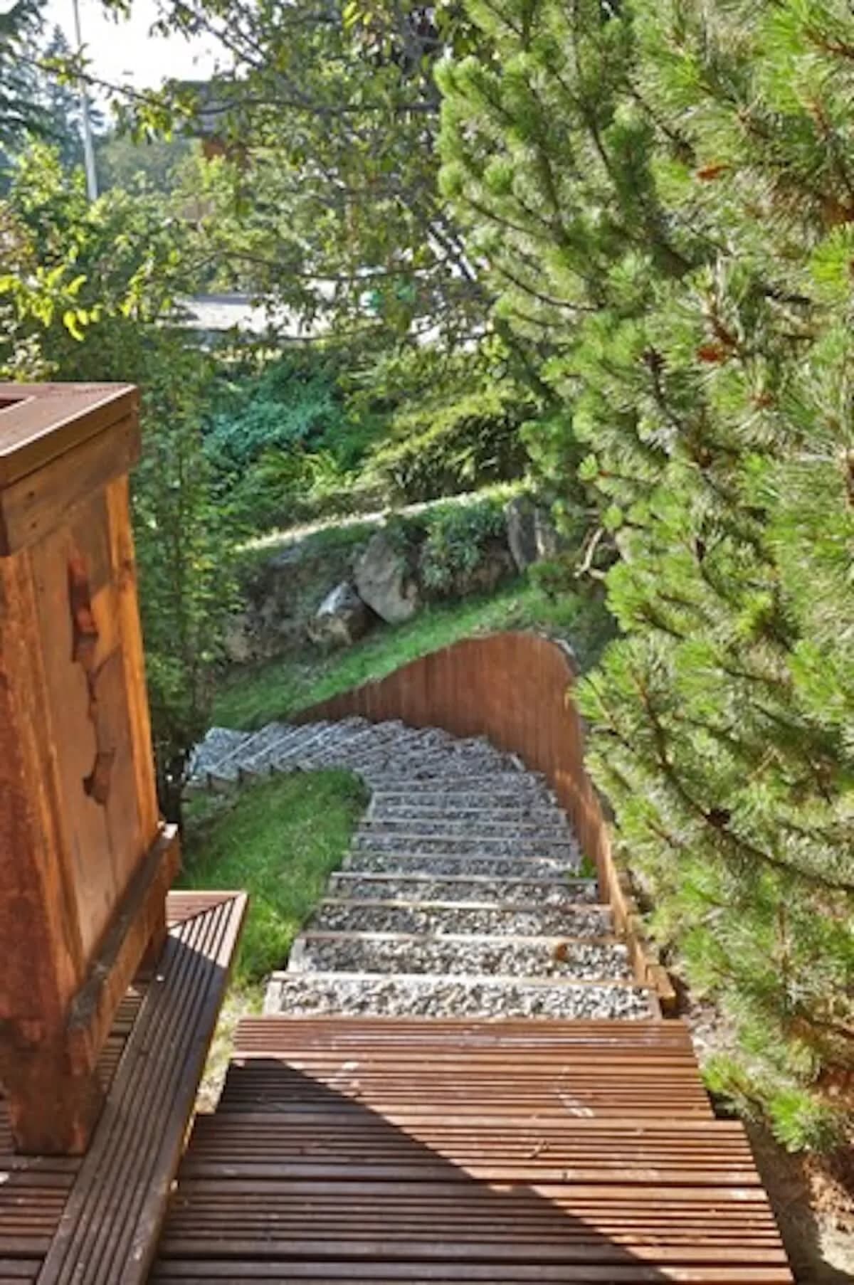 Sunny Chalet Perfect for Peaceful Getaway photo 4