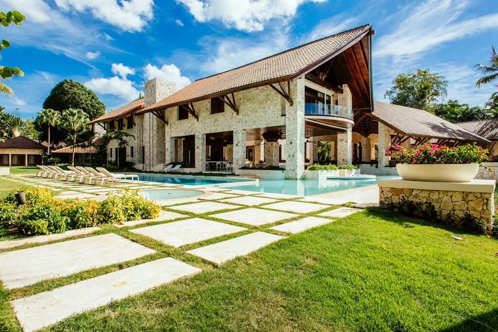 Beachfront Twelve Bedroom Estate in La Romana photo 2