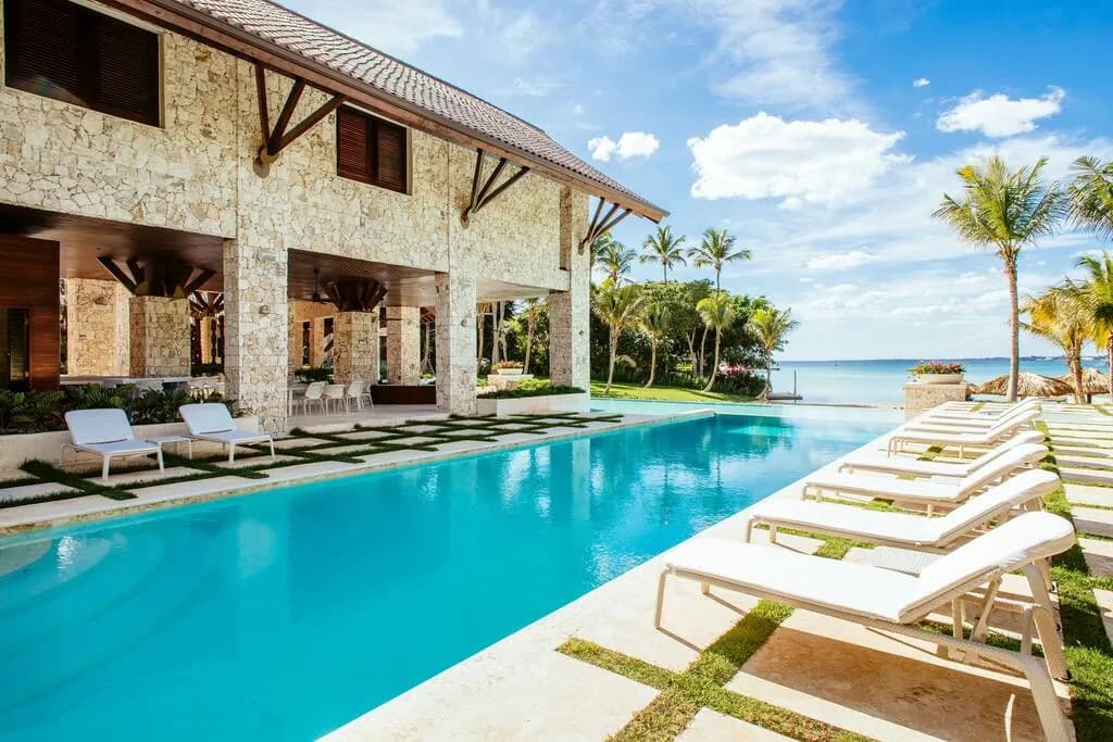 Beachfront Twelve Bedroom Estate in La Romana photo 3