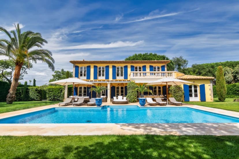 Wonderful Villa walking distance to the Beach