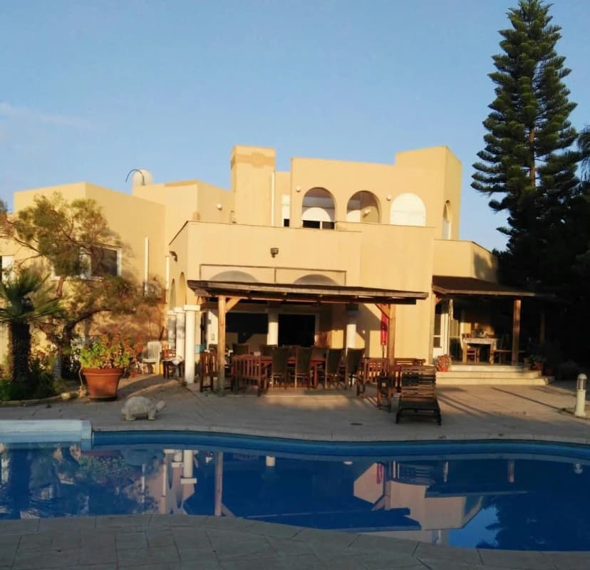 Feels like Home 4BR Villa with Pool