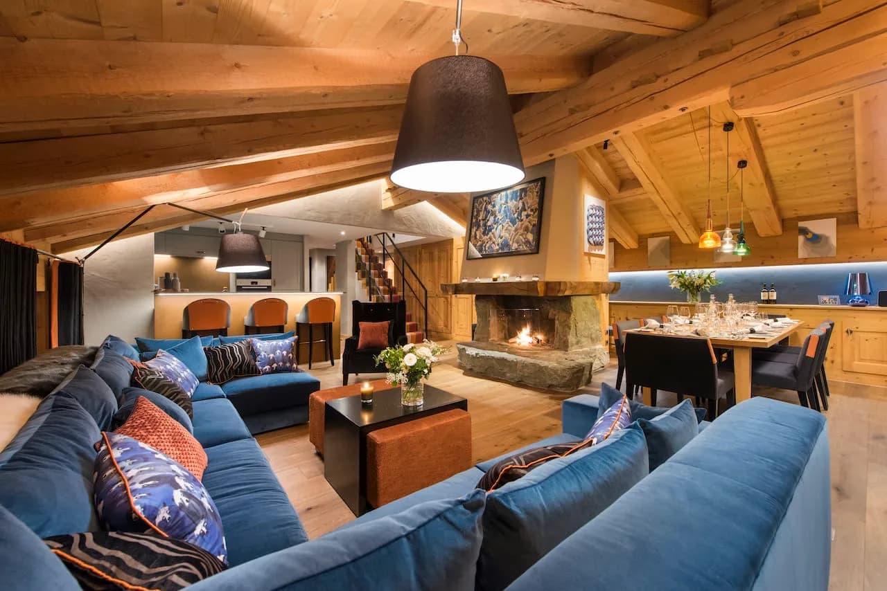 Elegant Chalet with Stunning Mountain Views photo 5