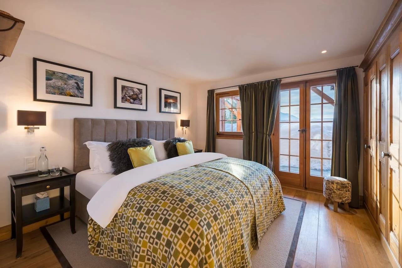 Luxury Chalet with Hot Tub and Views photo 3