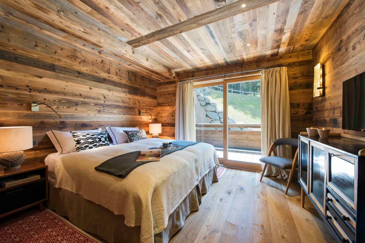 Overlooking Chalet photo 3