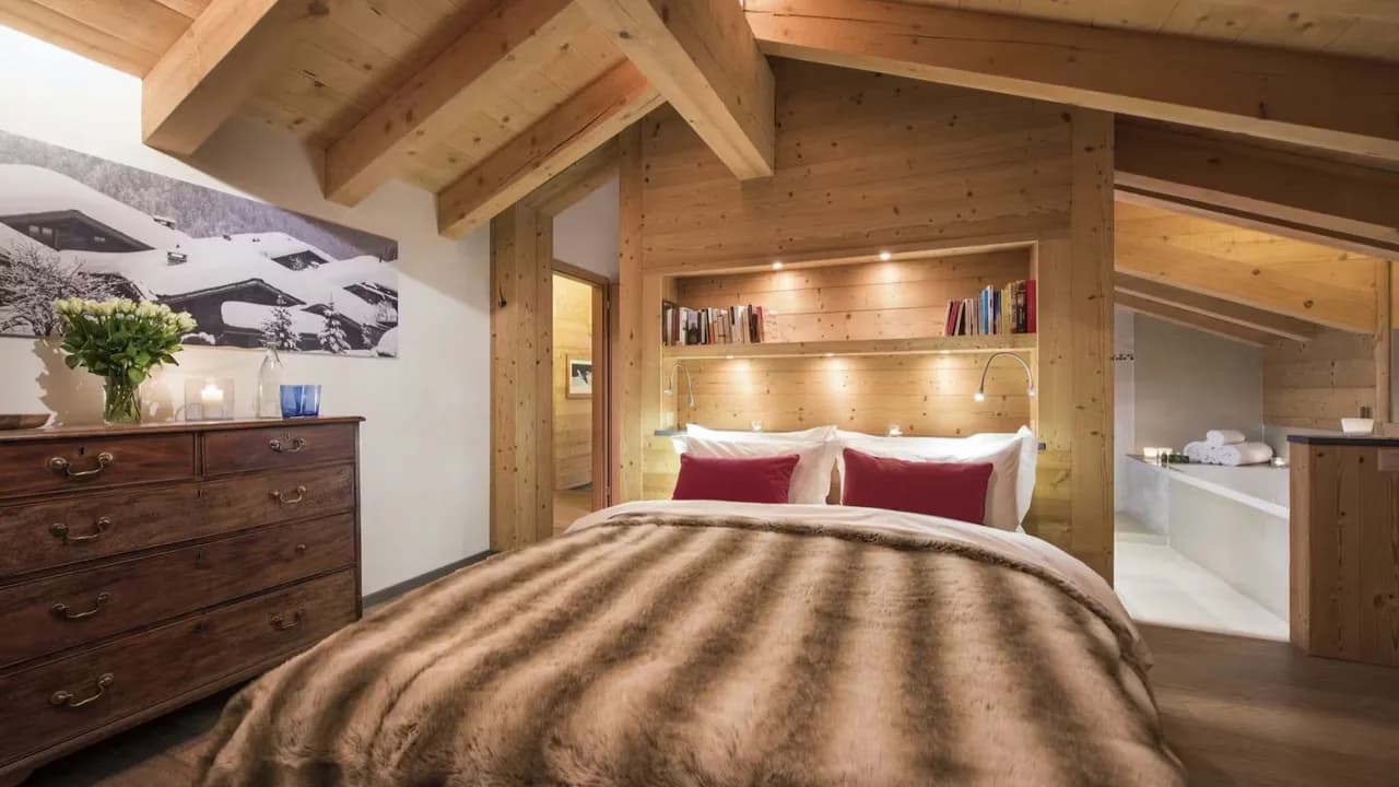 Expansive Chalet photo 3