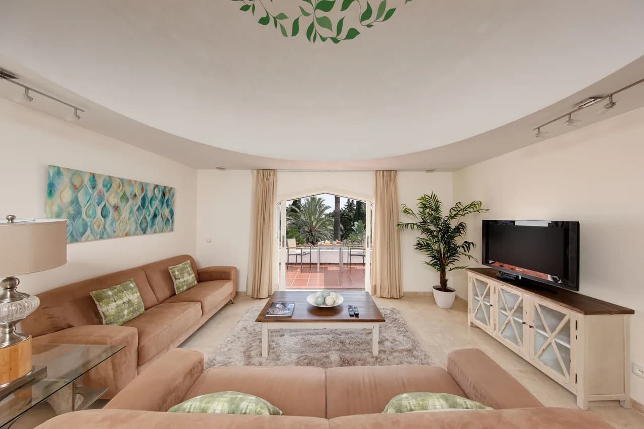 Heart's Desire Villa within Nueva Andalucia photo 3