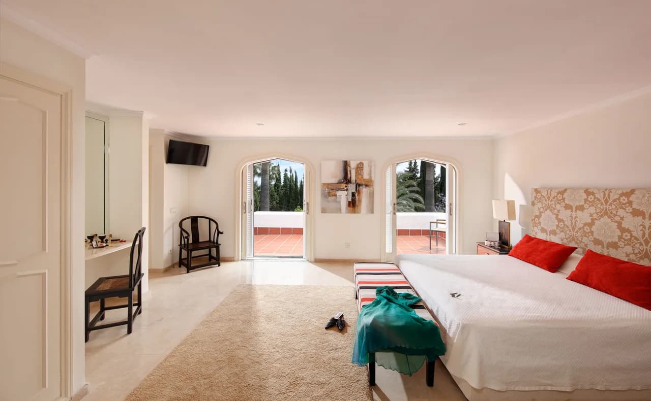 Heart's Desire Villa within Nueva Andalucia photo 4