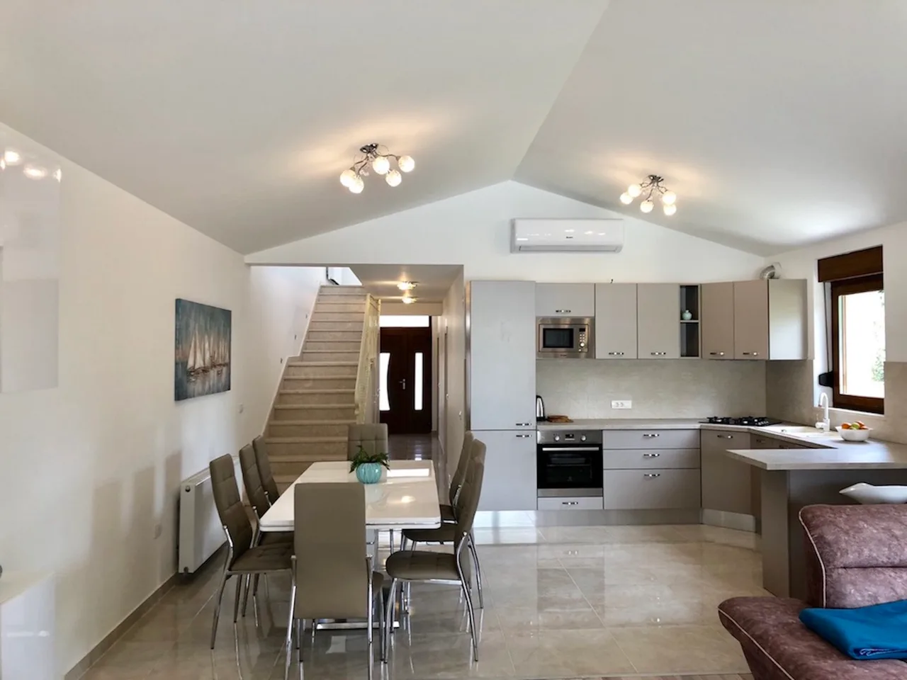 Pula's Prime Villa with Deluxe Pool and Garden photo 2
