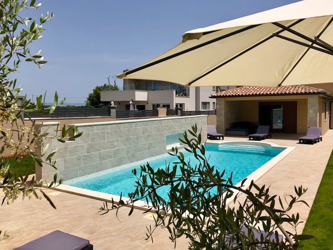 Pula's Prime Villa with Deluxe Pool and Garden photo 5