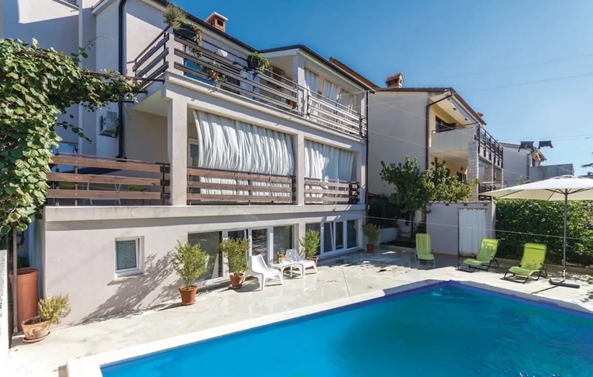 Self-Catered Prestige Villa in Pula Croatia photo 3