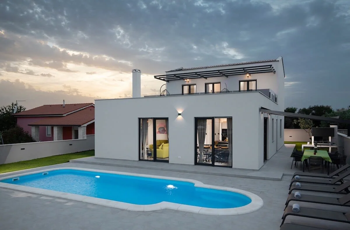 Futuristic Posh Villa near the Market and Spots photo 4