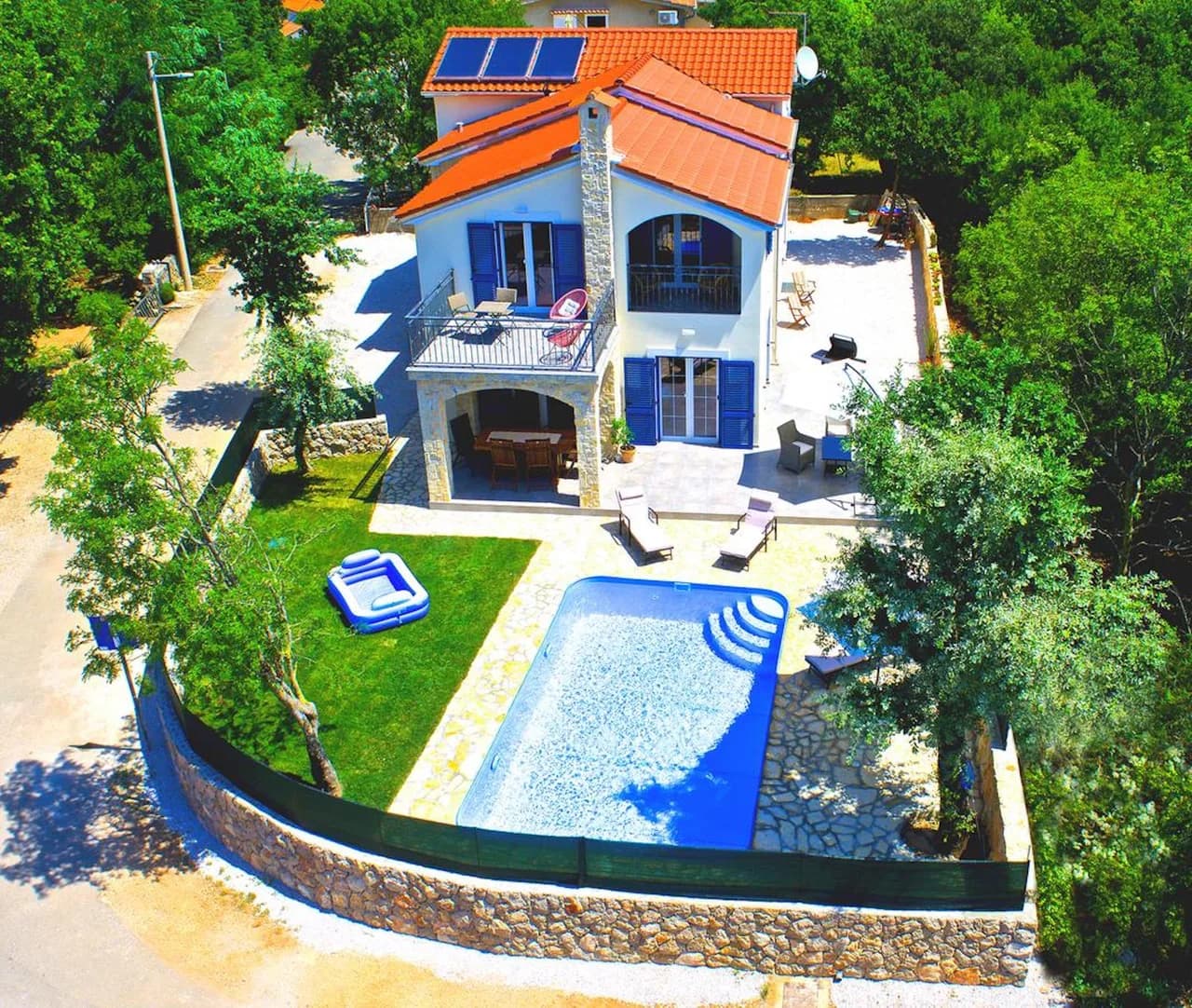Fantastic Deluxe Villa in Pinezici