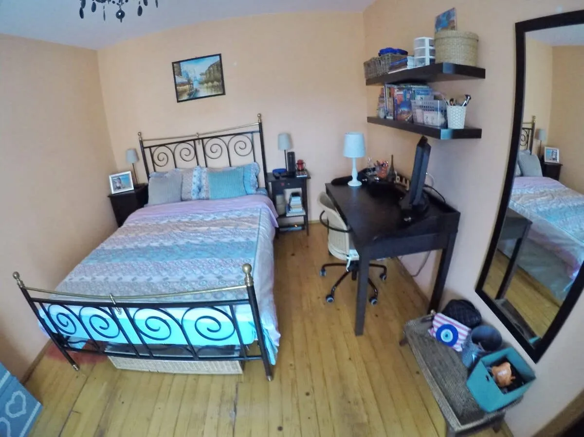 Snug En-Suite Bedroom with Big, Beautiful Yard photo 5